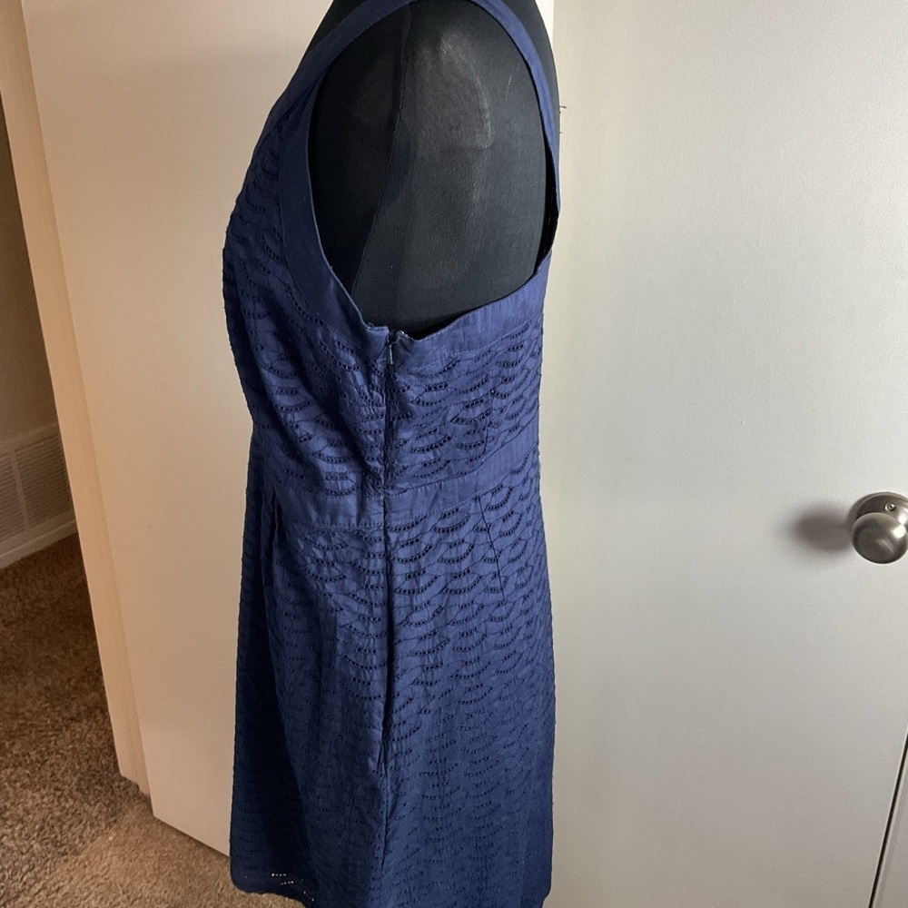 Old Navy Navy Blue Eyelet V-Neck Sheath Dress 10 Sleeveless Cocktail Midi - Picture 5 of 6